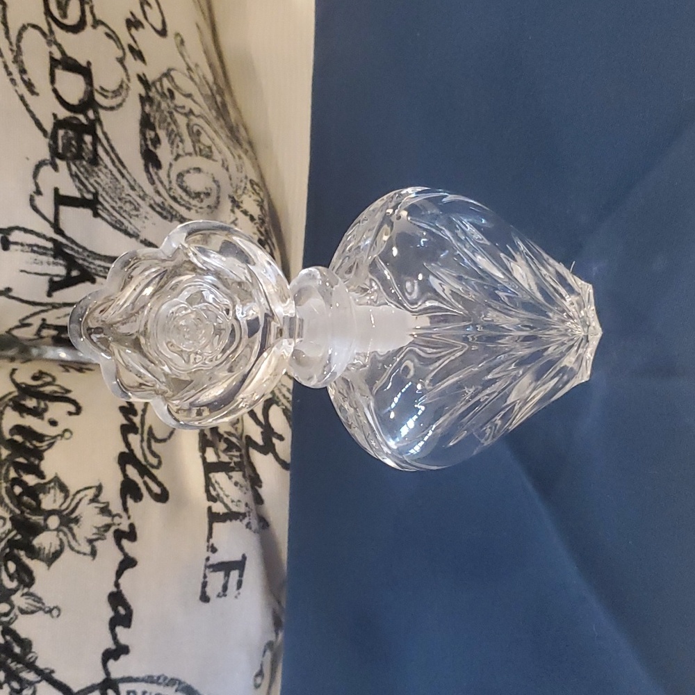 Crystal perfume holder